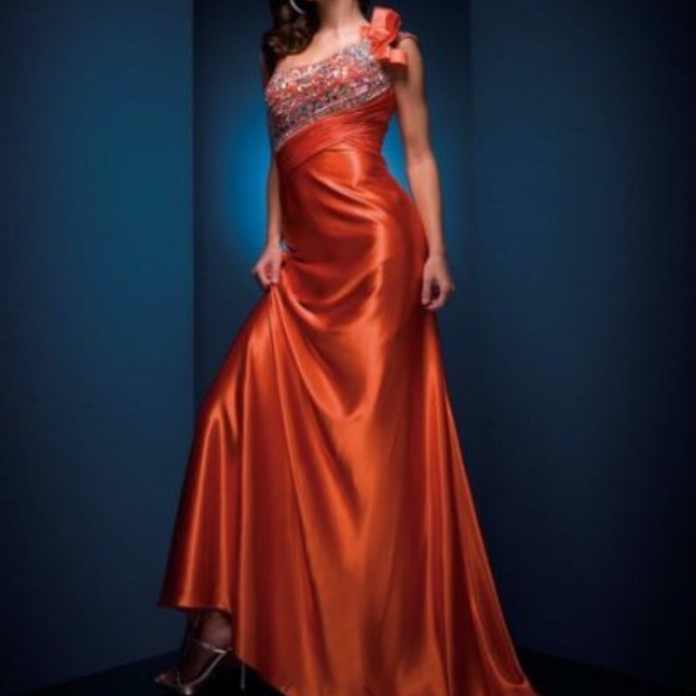 Tony Bowls prom/ pageant dress